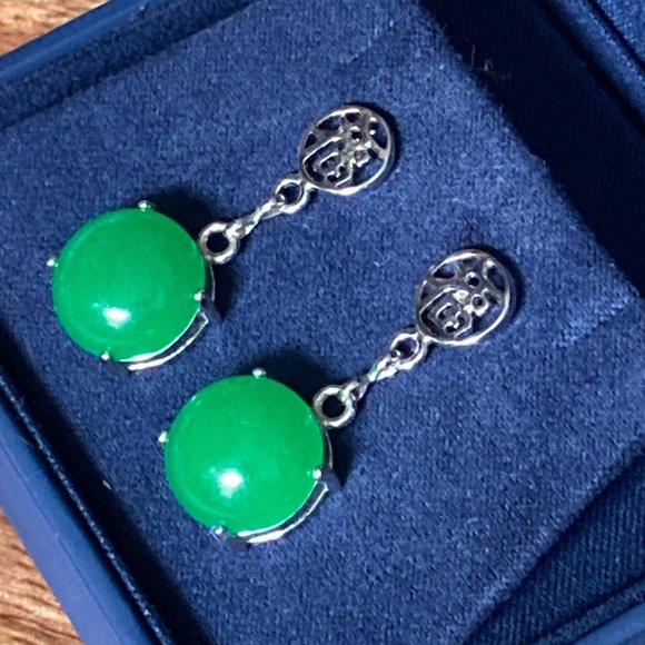 Jade Earrings Set in Sterling Silver with Chinese Writing - Picture 2 of 3